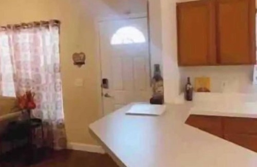 Port Tampa City House | Down By the Bay, 1mile to beach, 2 miles to McDill AFB