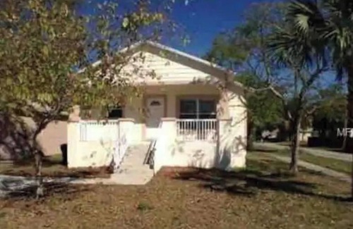 Port Tampa City House | Down By the Bay, 1mile to beach, 2 miles to McDill AFB