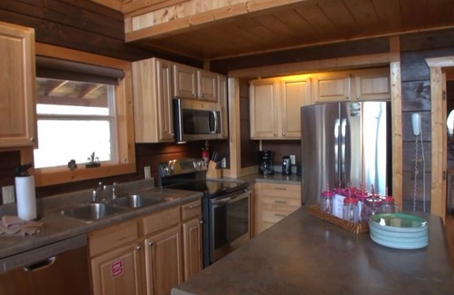 Gatlinburg - Pigeon Forge Cabin | Down by the Water