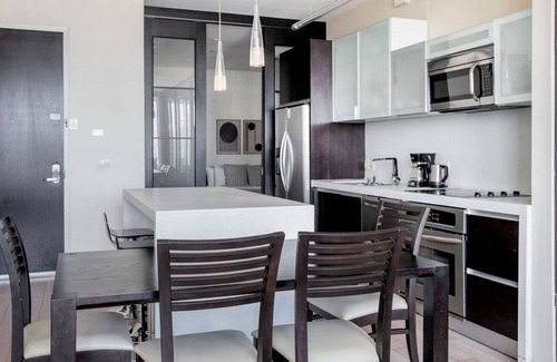 City West Apartment | Downtown 2BR w/ Pool, Gym & W/D nr Convention Center, by Blueground