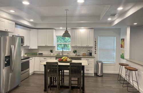 Southtown House | Downtown 3bd 2bth, walk to Riverwalk, Southtown!