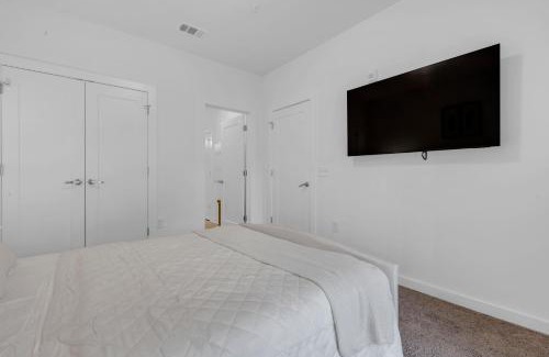 Old Fourth Ward Apartment | Downtown Atlanta Home Away from Home - 2