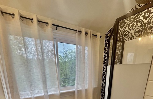 Calabogie House | Downtown Calabogie vacation getaway. Walking distance to so much ! w/Hottub