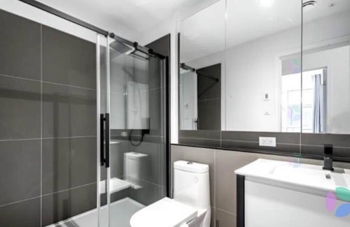 Shaughnessy Village Apartment | Downtown condo Montreal - Pool, Patio