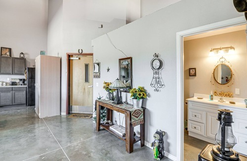 Del Norte Apartment | Downtown Del Norte Apartment: Ski, Hike & Shop!