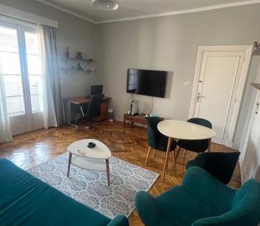 Abdin Apartment | Downtown horizon 2BR sunny apartment