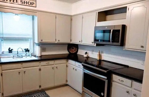 Hot Springs House | Downtown/Horse track 1.5mile,Fenced yard