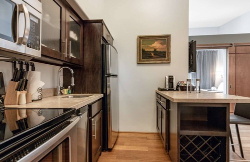 Jackson Hole Hotel | Downtown Jackson - 1 Bedroom Miller Park Suite