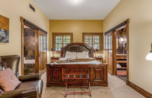 Jackson Hole Hotel | Downtown Jackson - 2 Bedroom Deluxe Suite