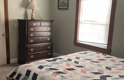 Pendleton Heights House | Downtown KC - Historic Manor with Park View!