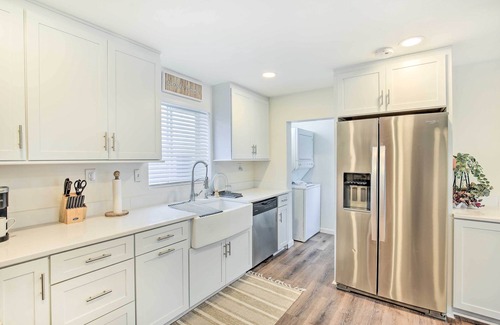 East Village Cottage | Downtown Long Beach Home: Walk Everywhere!