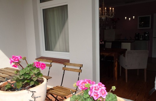 Lubeck City Centre Apartment | Downtown, Lübeck, ground floor, turn of the century, old town, fireplace, WiFi, parking lot