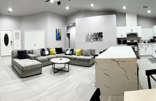 Racquet Club South House | Downtown Palm Springs, 4 King Bedrooms, Salted Pool, Game Room, Pergola, Spa