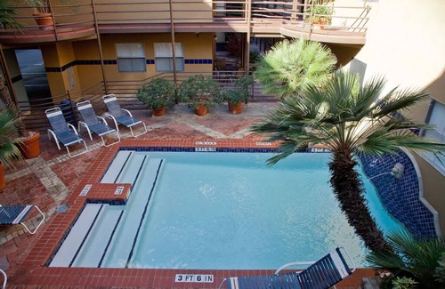 Waller Creek District Condo | Downtown Poolside 2 Bedroom