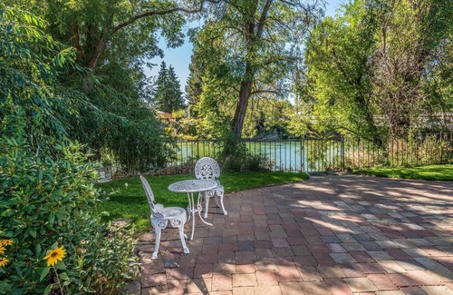 Old Bend House | DOWNTOWN RIVERFRONT HOME WITH RIVER ACCESS, BEST LOCATION, 2 PRIMARY BDRMS