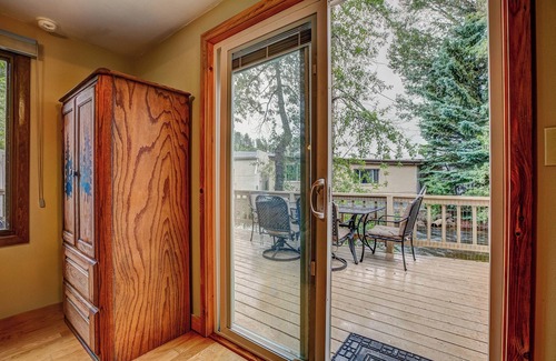 Estes Park Cottage | Downtown Riverside Cabin - Enjoy staying on the river in downtown Estes Park