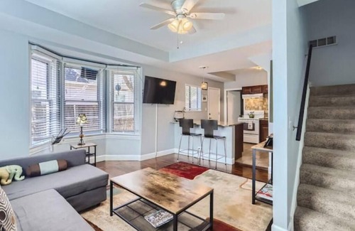 Lafayette House | Downtown Tranquility: 2BDR Escape in Lafayette