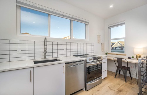 Old Town North House | Downtown Views Deluxe Guesthouse + Rooftop Spa!