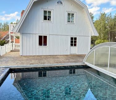 Sodertalje Municipality Bed & Breakfast | DR ÅSA Rooms in a Forest Villa w Pool near a Golf Course, Concerts & the Baltic Sea