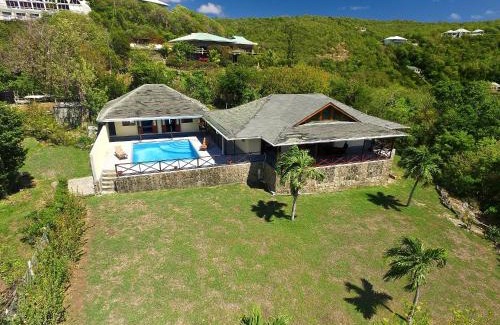Spring Estate Villa | Dragonfly House