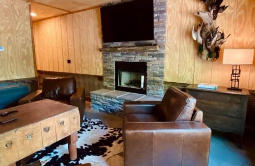 Stuttgart House | Drake Ln Hunting Club