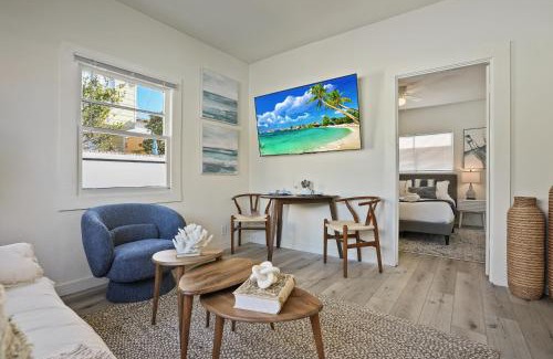 Village of La Jolla House | Draper Bungalow By CoastVH - Charming 1940