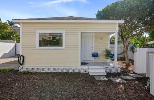 Village of La Jolla House | Draper Bungalow By CoastVH - Charming 1940