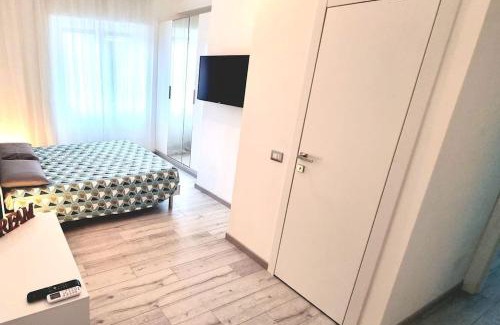 Affori House | Dream Apartments Stanza 2 in appartamento condiviso con bagno privato in camera