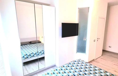Affori House | Dream Apartments Stanza 2 in appartamento condiviso con bagno privato in camera