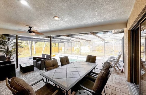 Palm Harbor Villa | Dream Home W PebbleTec Pool