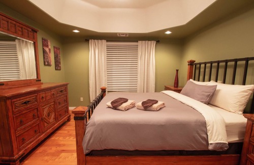 Flagstaff Cabin | Dream Home with HOT TUB Backing Forest!