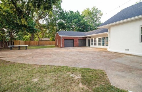 Jonesboro House | Dream house with pool!