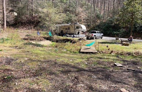 Saluda RV Rental | Dream Stream - Hemlock RV Campsite #2