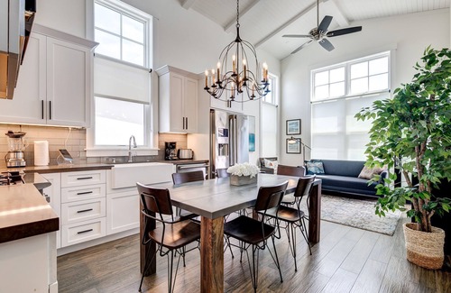 Corona del Mar Condo | *Dreamers Landing!*Luxury in Corona Del Mar*Park & Beach*Ocean Side of PCH*