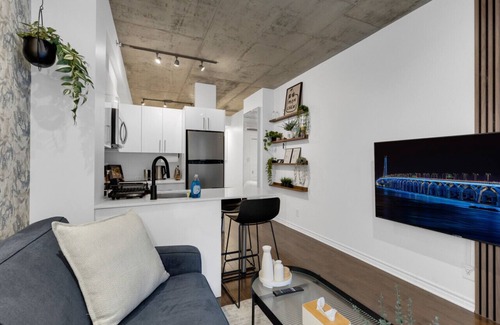 Milton Park Apartment | Dreaming at the Base of the Mountain W/Parking