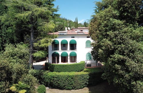 Corno Apartment | Dreamlike apartment in "Parco Villa San Vigilio"