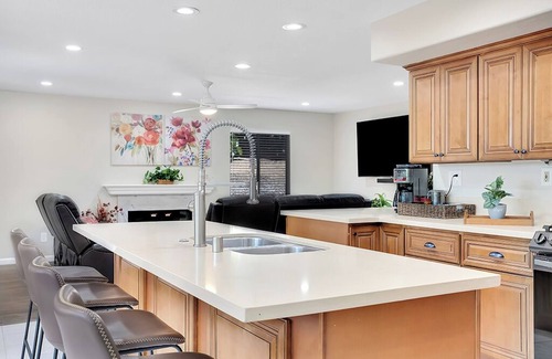 Poway House | Dreamsville - Countryside Solace - Spacious 5 BR, 3 BA, 3000+ sqft