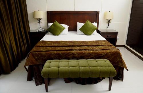 Karachi Resort | Dreamworld Resort, Hotel & Golf Course