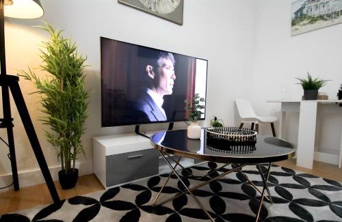 Portswood Apartment | Dreamy Delight Base 2 Bedroom Apartment
