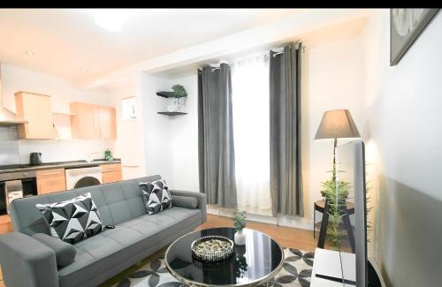 Portswood Apartment | Dreamy Delight Base 2 Bedroom Apartment