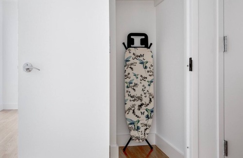 Downtown Brooklyn Apartment | Dreamy Downtown BK 3BR w/ Doorman, nr BK Bridge Park, by Blueground