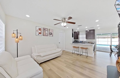 Orient Park House | Dreamy Oasis 4-BR, 1 mile from Hard Rock Casino/With “Pool”