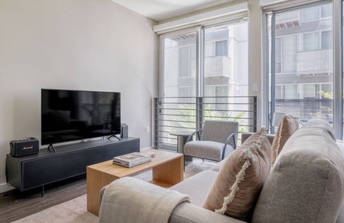 South of Market Apartment | Dreamy SoMa 1BR w/ Gym & EV Charging Station, nr BART, by Blueground