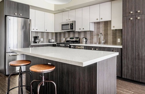 South of Market Apartment | Dreamy SoMa 1BR w/ Gym & EV Charging Station, nr BART, by Blueground