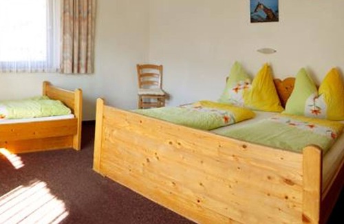 Niederau Cottage | Dreibettzimmer, Dusche, WC - Pension Leitenhof