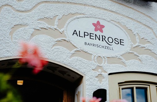 Bayrischzell House | Dreibettzimmer/mehrbettzimmer - Hotel & Restaurant Alpenrose Bayrischzell
