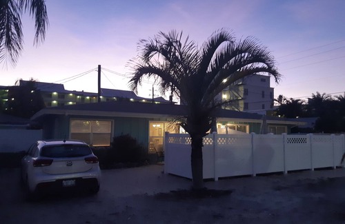 Siesta Key Cottage | Drift Inn A, Heated Pool, Beach and Amenities, 2-3 min walk.