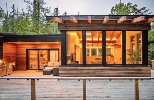 Tofino House | Drift Woods