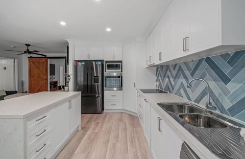 Callala Bay House | Driftwood Callala Plus+ - The Perfect Jervis Bay Retreat for up to 10 guests! 🐋