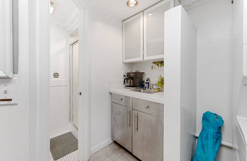 Summerland Apartment | Driftwood Club - The Hidden Hideaway!